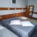 Hotell Saint Louis 2*