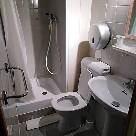 Saint Louis Otel 2*