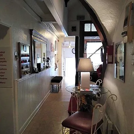 Hotel Saint Louis 2*