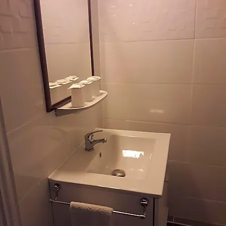 Saint Louis Otel 2*