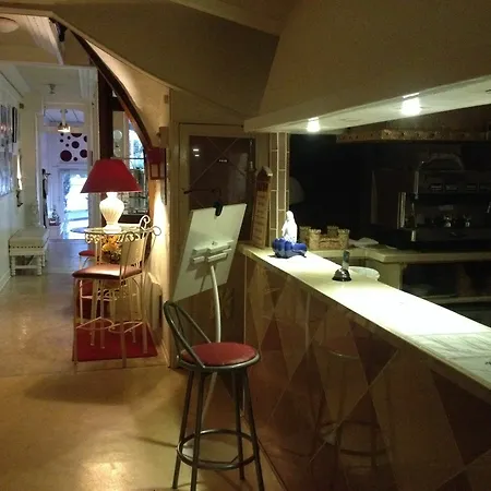 Saint Louis Hotel