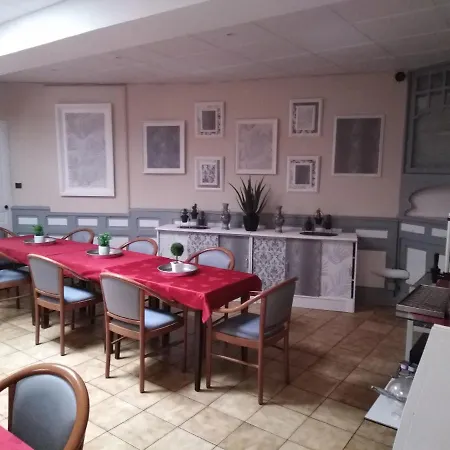 Отель Saint Louis 2*