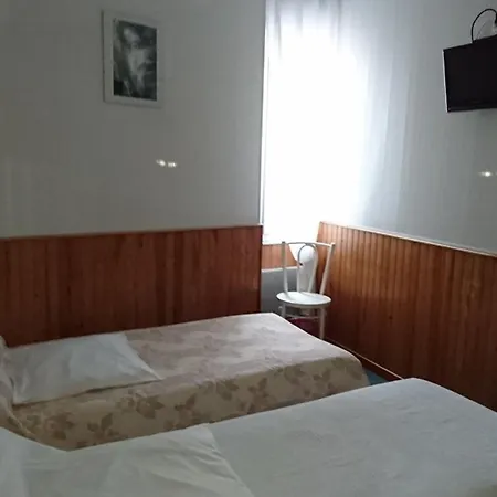 Saint Louis Hotel 2*